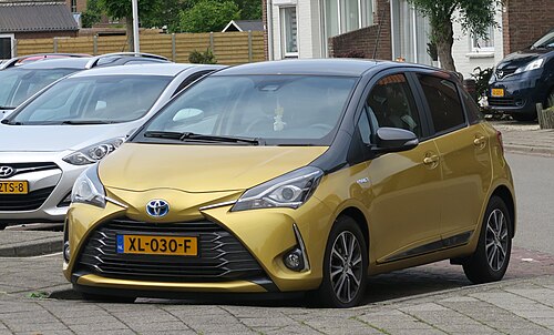 טויוטה YARIS HYBRID